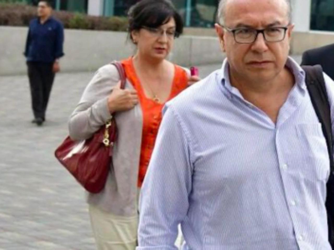 Fiscal Galo Chiriboga otorga certificado de honorabilidad a Orlando Pérez