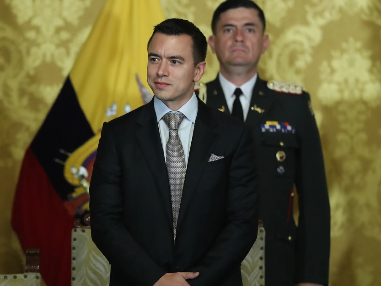 Noboa cumple 36 años en su primera semana como presidente