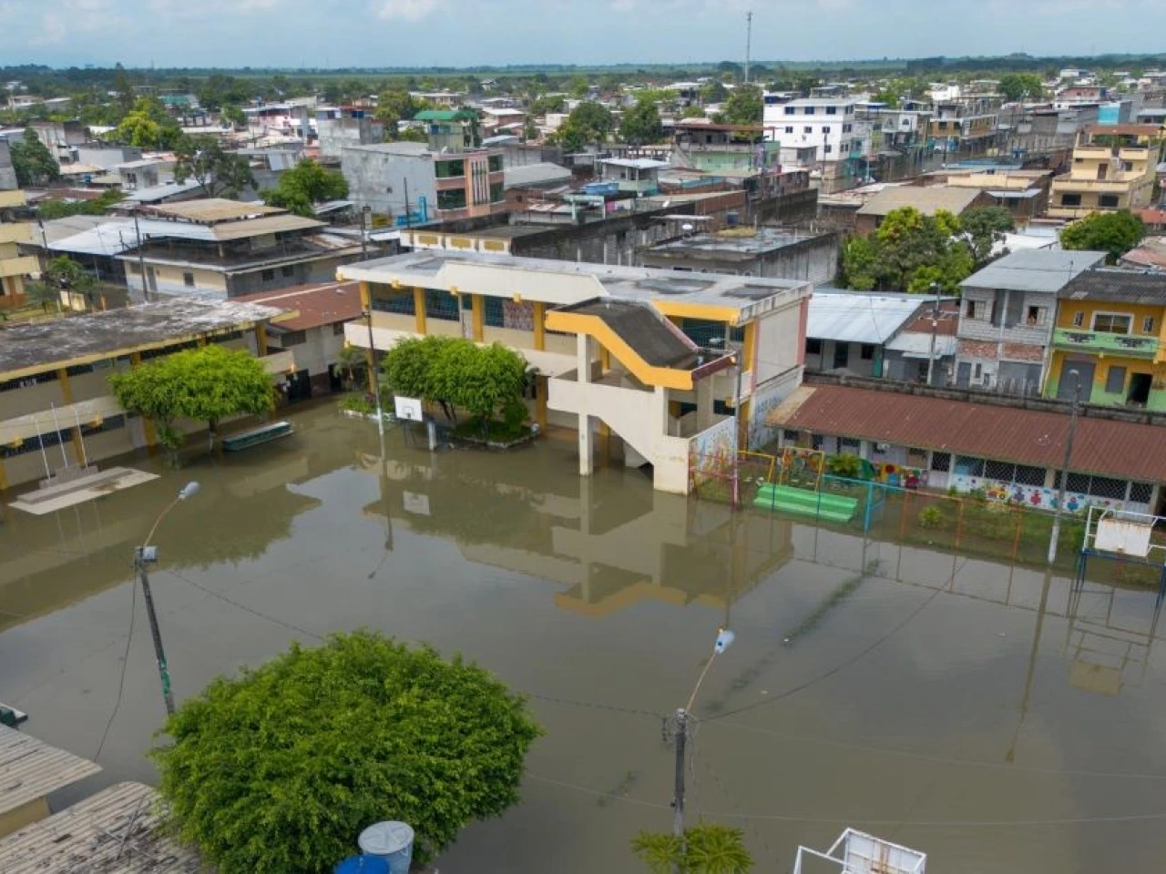 Asciende a 42 el número de fallecidos por las lluvias en Ecuador