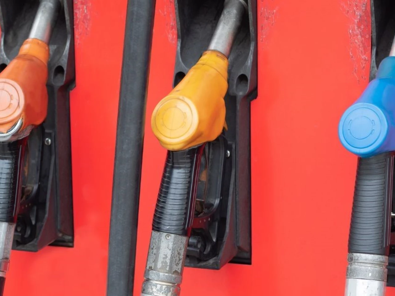 Gasolinas Extra y Ecopaís suben de USD 2,53 a USD 2,63 por galón