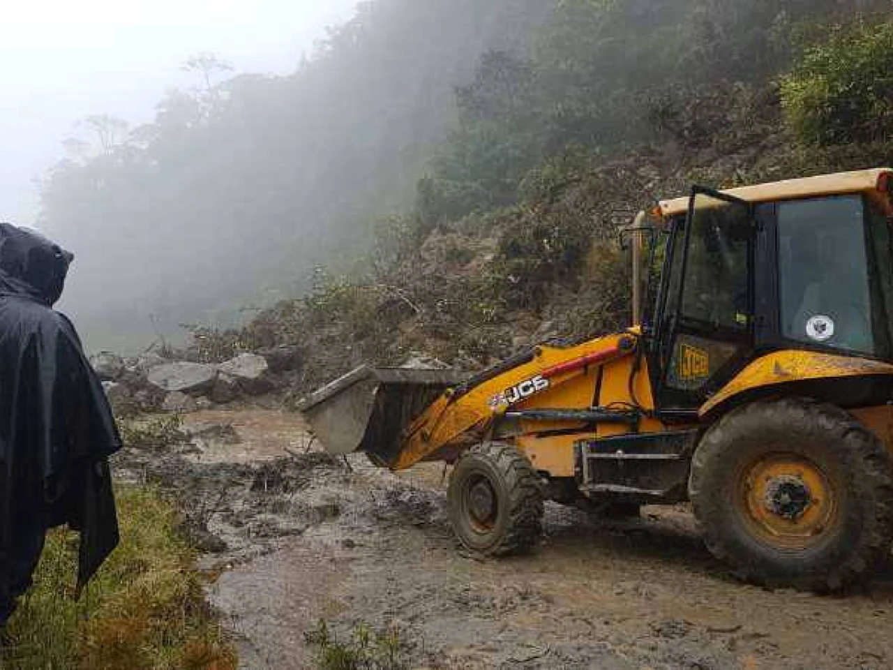 40 personas atrapadas aún en deslaves en Sucumbíos
