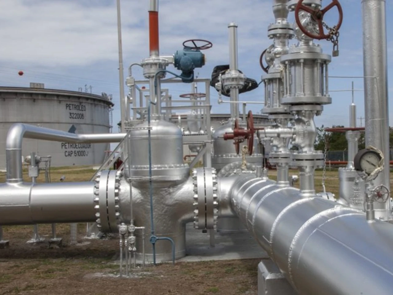 El petróleo WTI, referente de Ecuador, bajó a $ 77,57 el barril