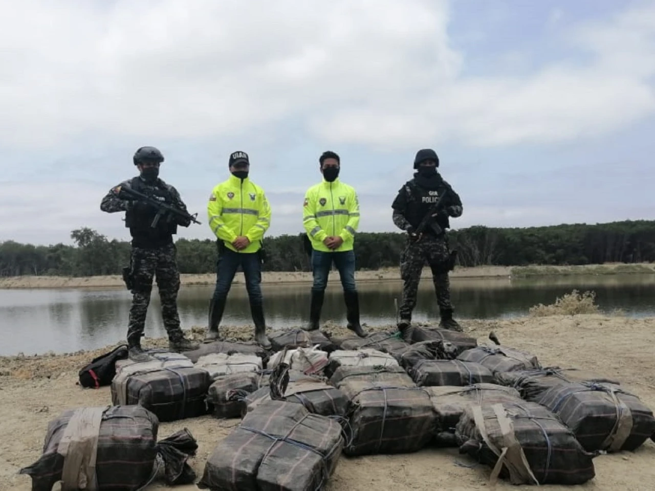 Incautan más de 1,3 toneladas de cocaína 
