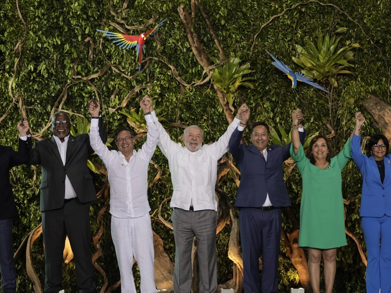 Ecuador pide abandonar el modelo de "explotación desmedida"