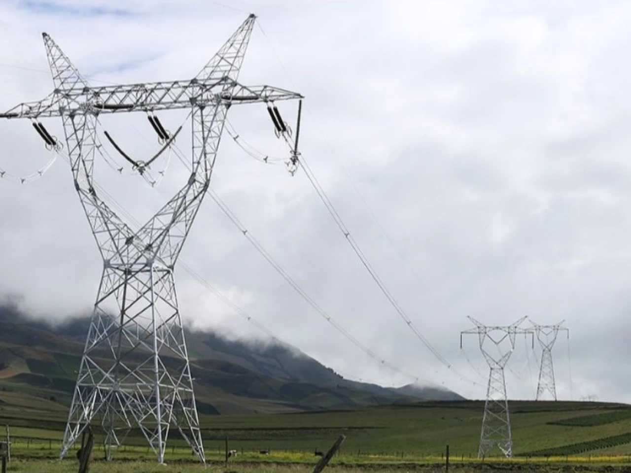 Transelectric abrió licitación para línea de interconexión con Perú