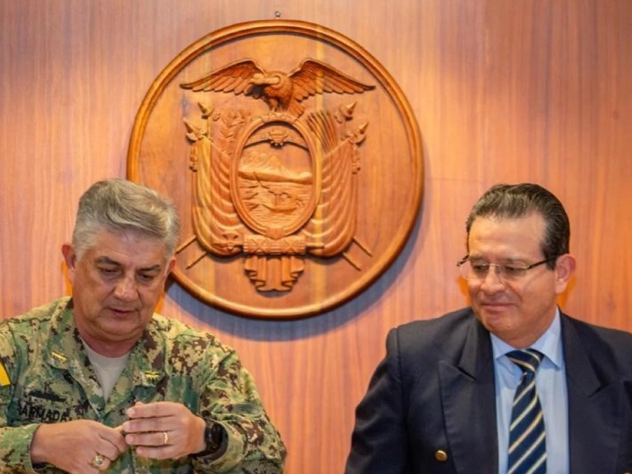 Petroecuador y las Fuerzas Armadas suscribieron un convenio 