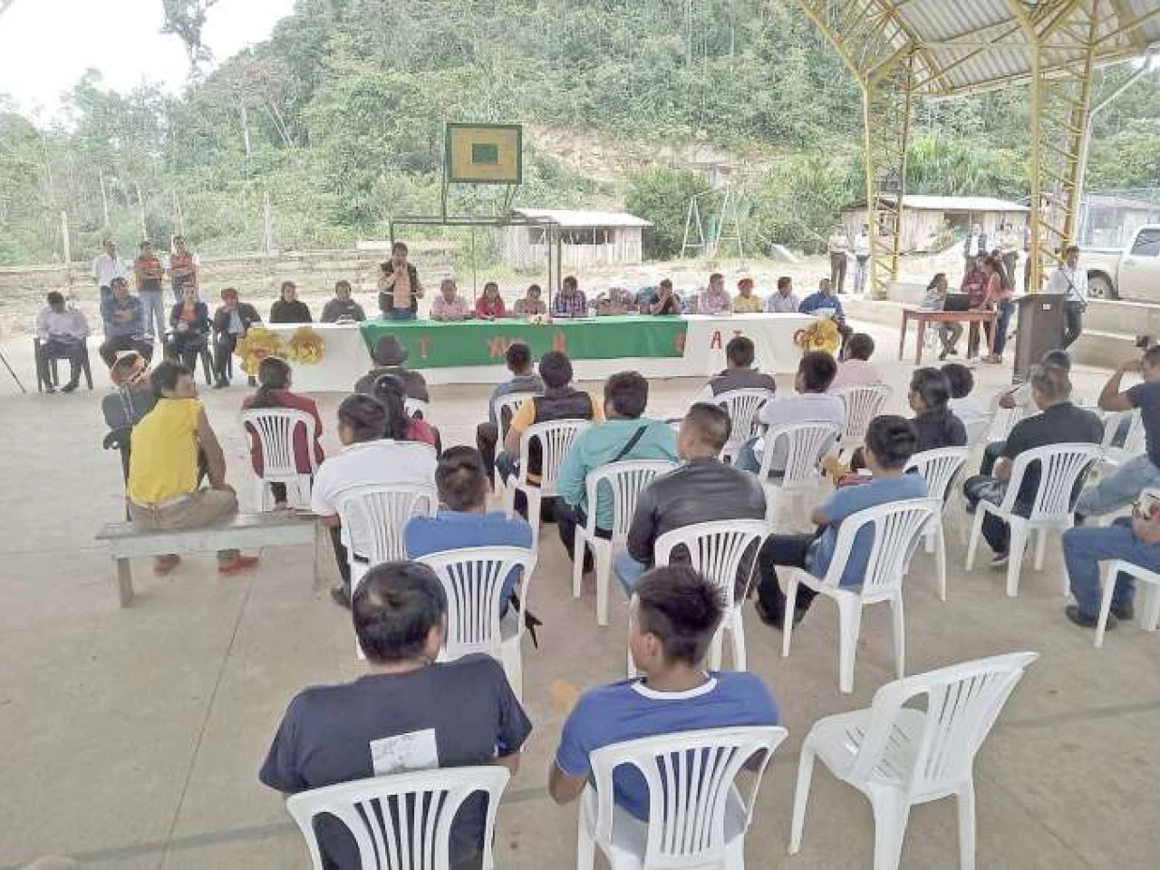 Entregan ayudas humanitarias a comunidades Shuar de Nangaritza
