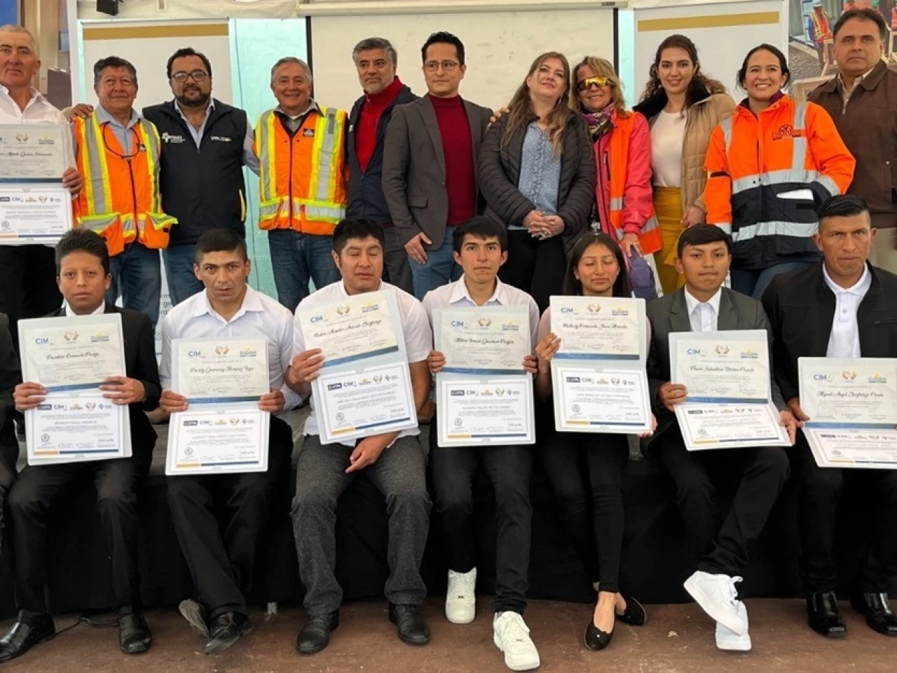 Dundee Precious Metals graduó a dos promociones en Azuay