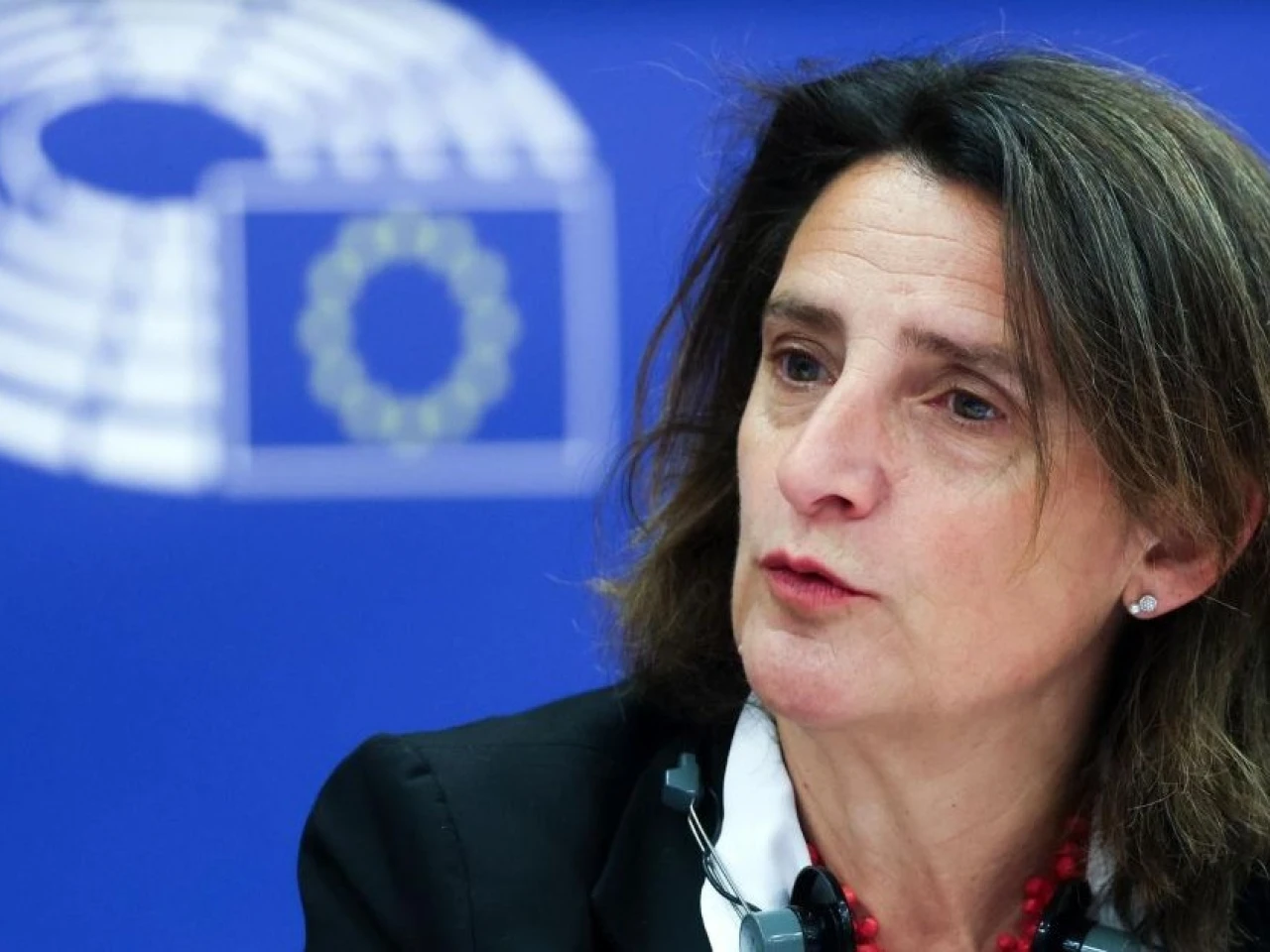 La Comisión Europea multó a Apple y a Meta