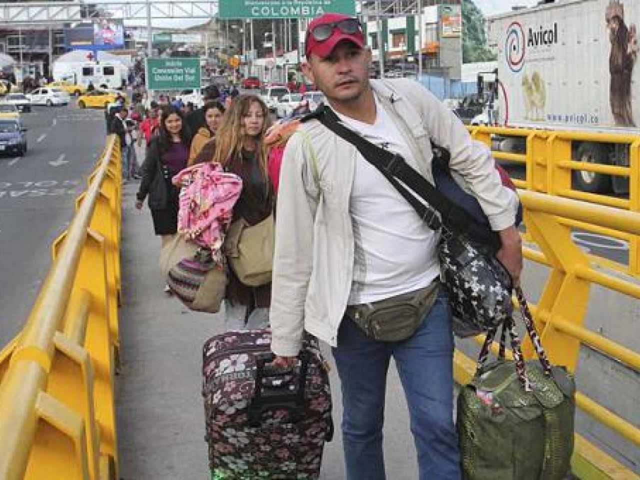 2 000 ciudadanos venezolanos diarios pasan por Rumichaca 