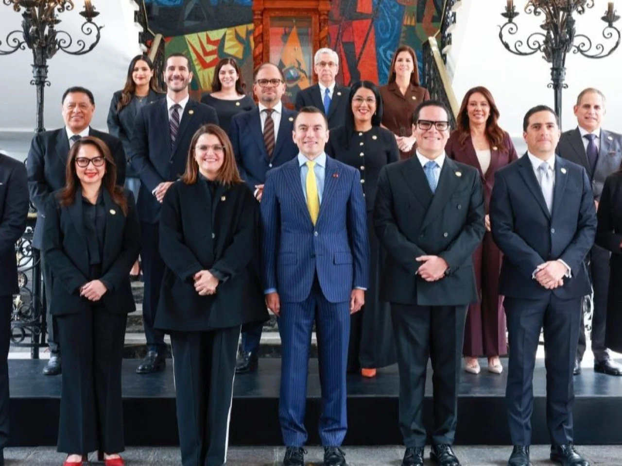 Noboa presenta nuevo gabinete tras reducir de 14 a 10 los ministerios