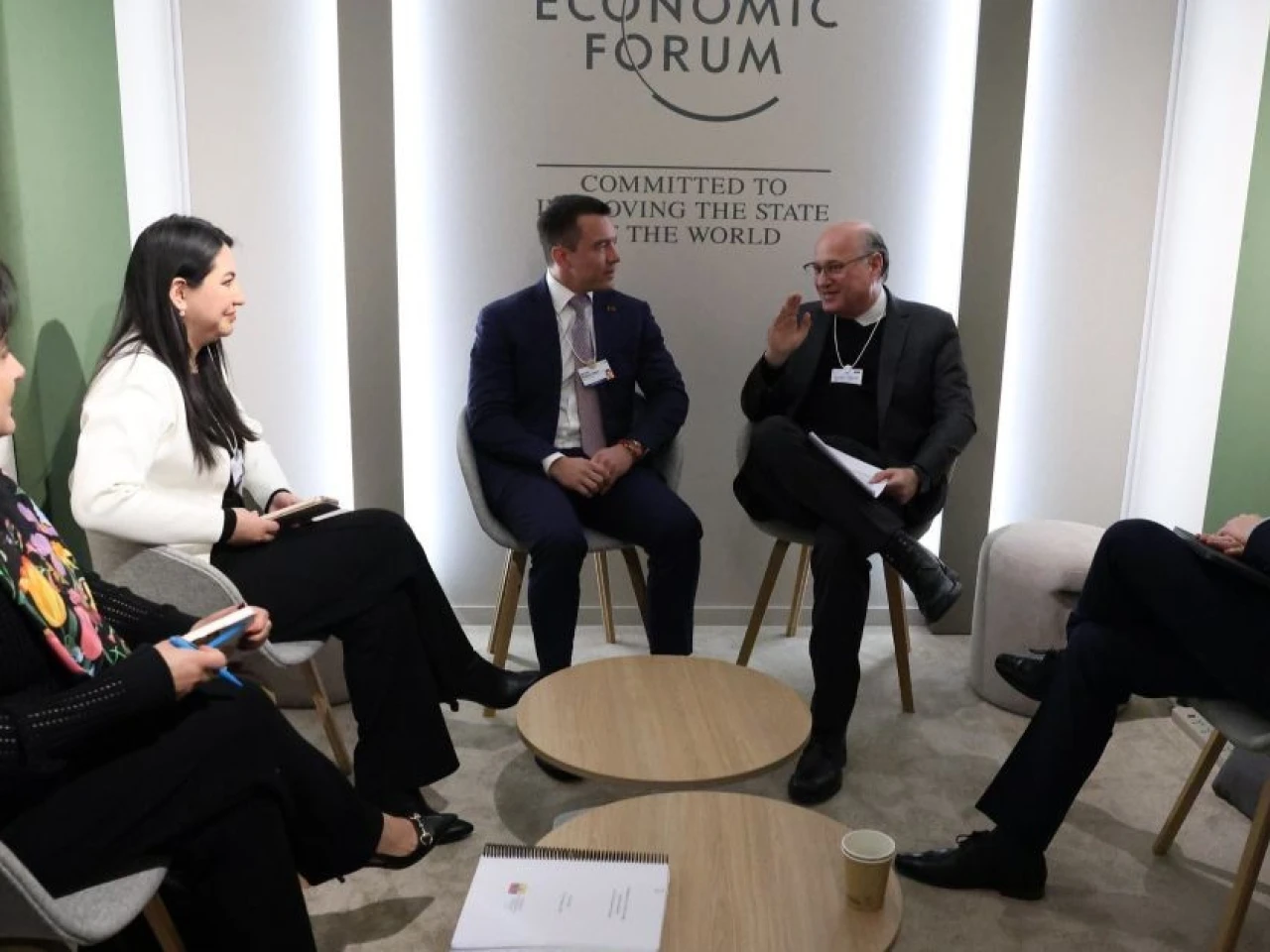 Noboa mantuvo una intensa agenda en Davos