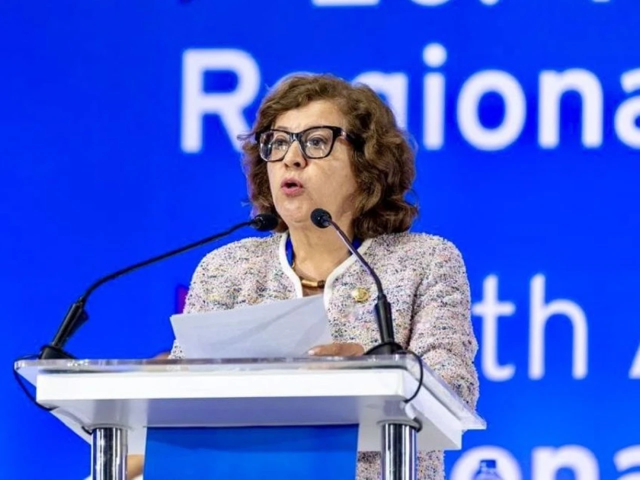 Gobierno prevé alza de $ 16 en el salario básico de 2026