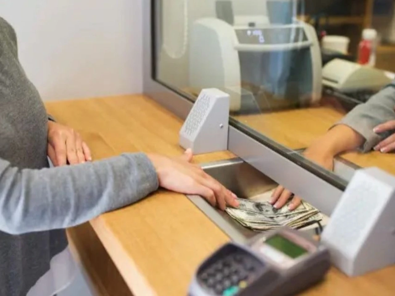 Utilidades de la banca privada en Ecuador crecieron 30 % y superaron los USD 544 millones