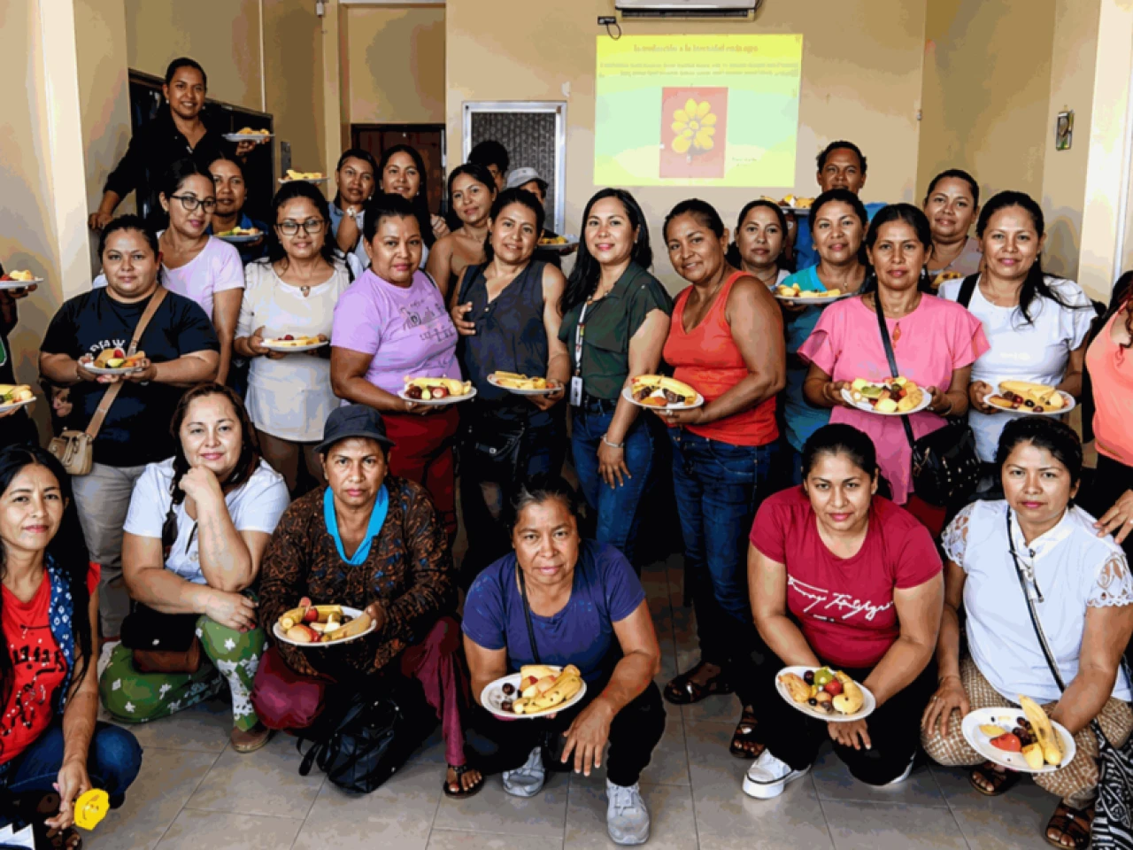 Orellana: Cuidadores se capacitan para mejorar la nutrición de personas con discapacidad