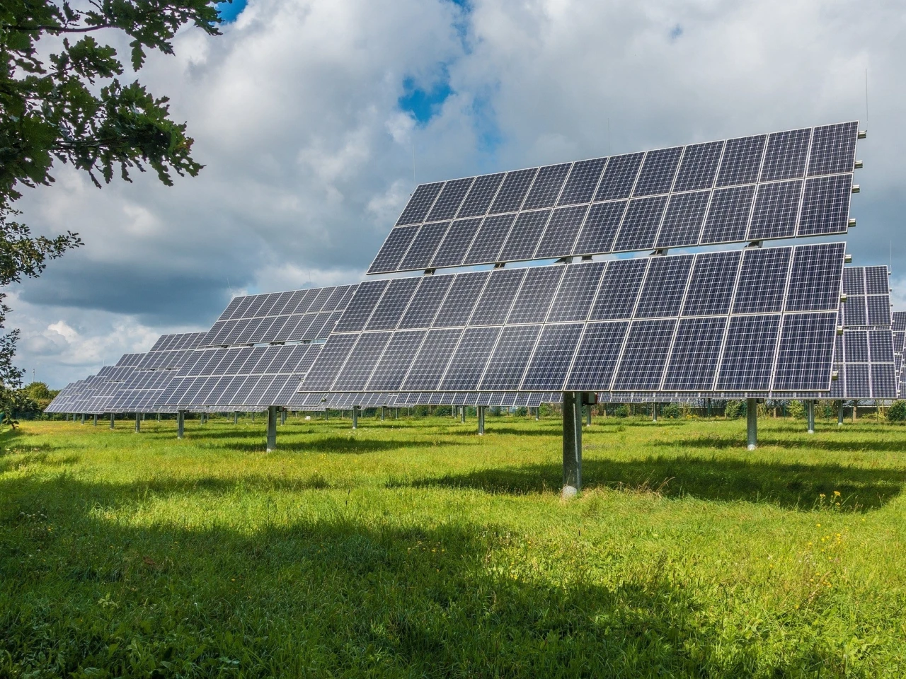Ecuador intenta dar vida a dos proyectos fotovoltaicos en Loja 