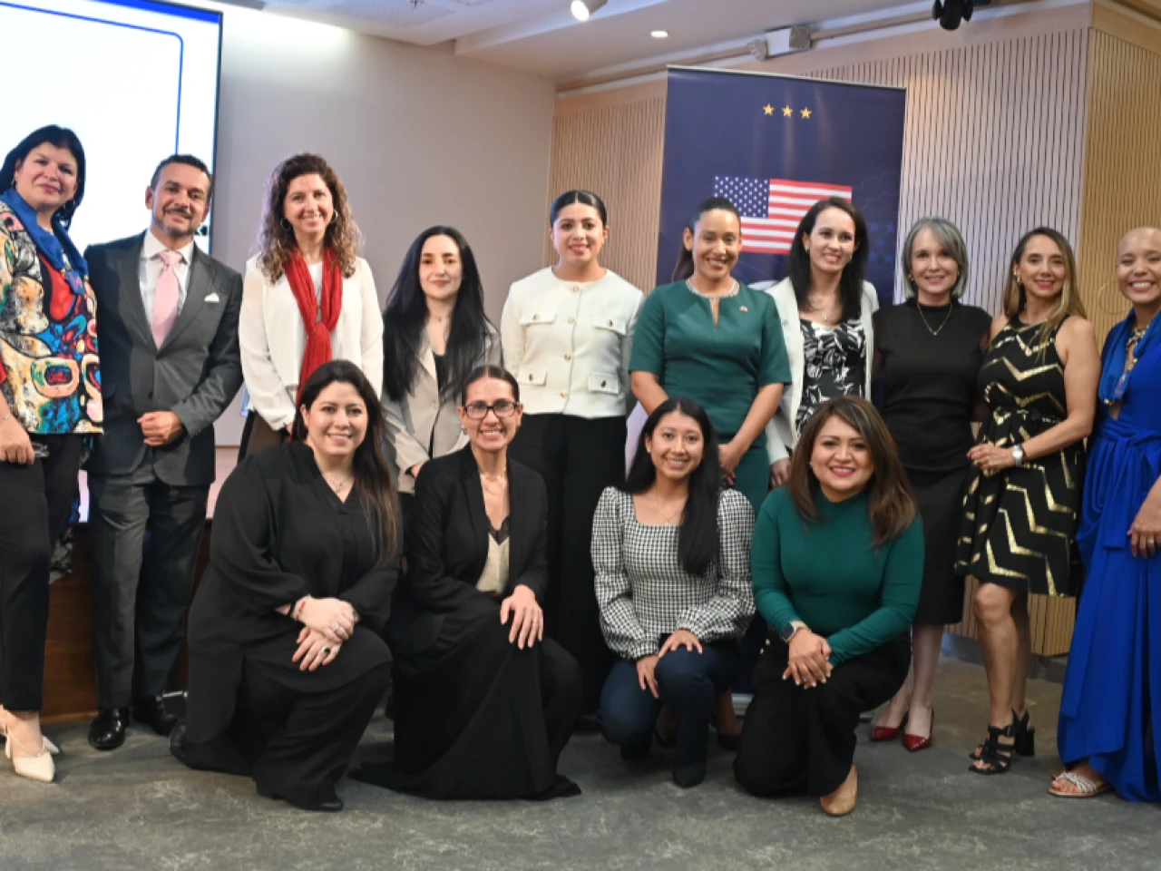 47 mujeres emprendedoras se graduaron del programa AWE en Ecuador