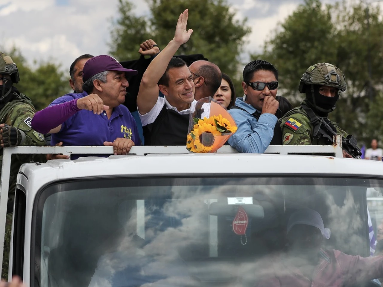 González y Noboa disputan una elección de periodo recortado, pero trascendental