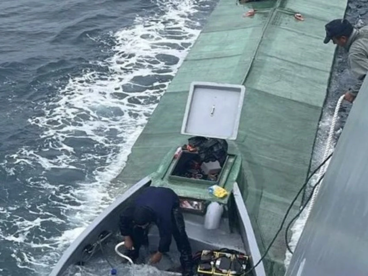 La Armada localizó semisumergible con 4 toneladas de droga 
