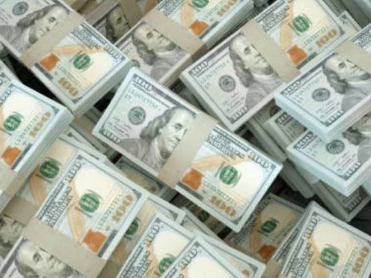 Déficit fiscal golpea al Ecuador