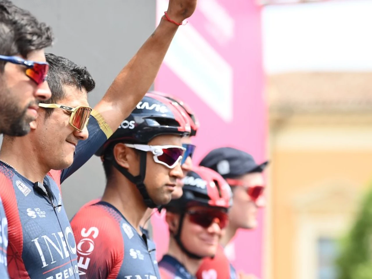 Richard Carapaz y Carlos Rodríguez encabezan Ineos y Evenepoel el Quick Step