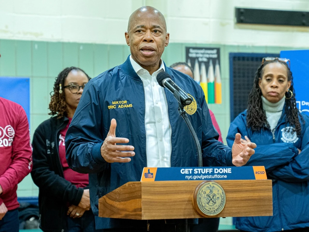 Nueva York dará a los inmigrantes en los albergues 60 días para que busquen alojamiento 