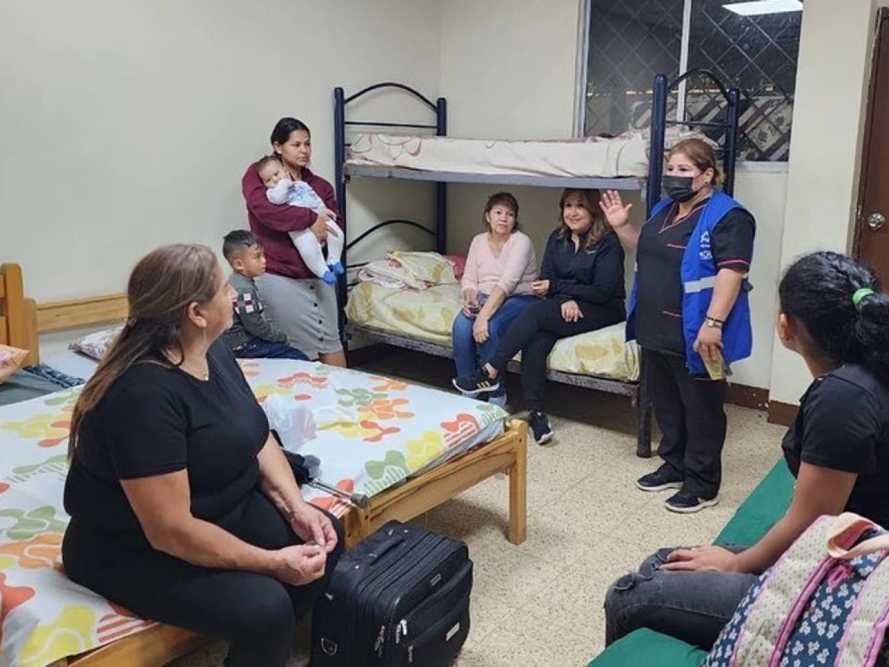 70 venezolanos que esperaban vuelo de repatriación fueron asistidos en Guayaquil 