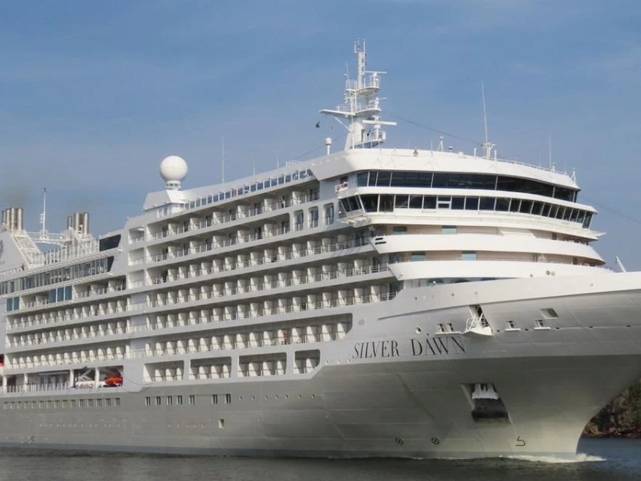 Crucero Silver Dawn inauguró la temporada 2026 en Manta