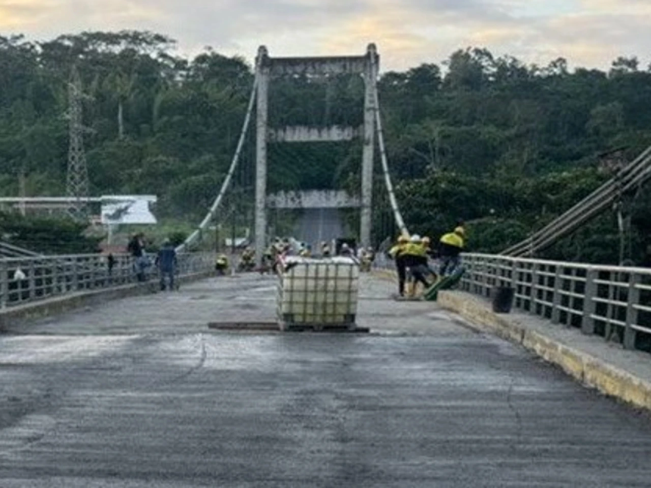 Los trabajos de fundición en el puente Puerto Napo concluyeron
