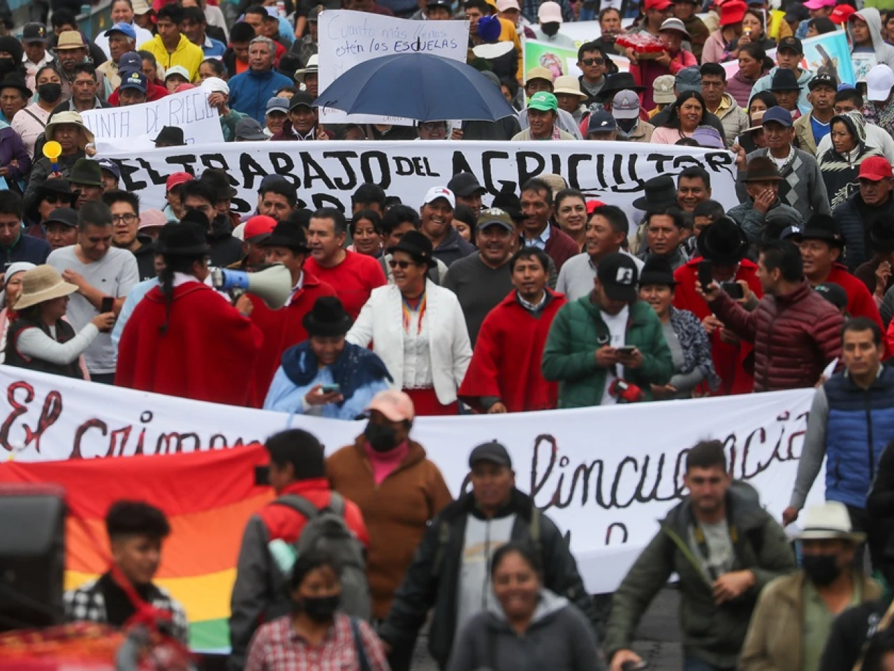 El movimiento indígena marcha contra la inseguridad y el aumento del IVA