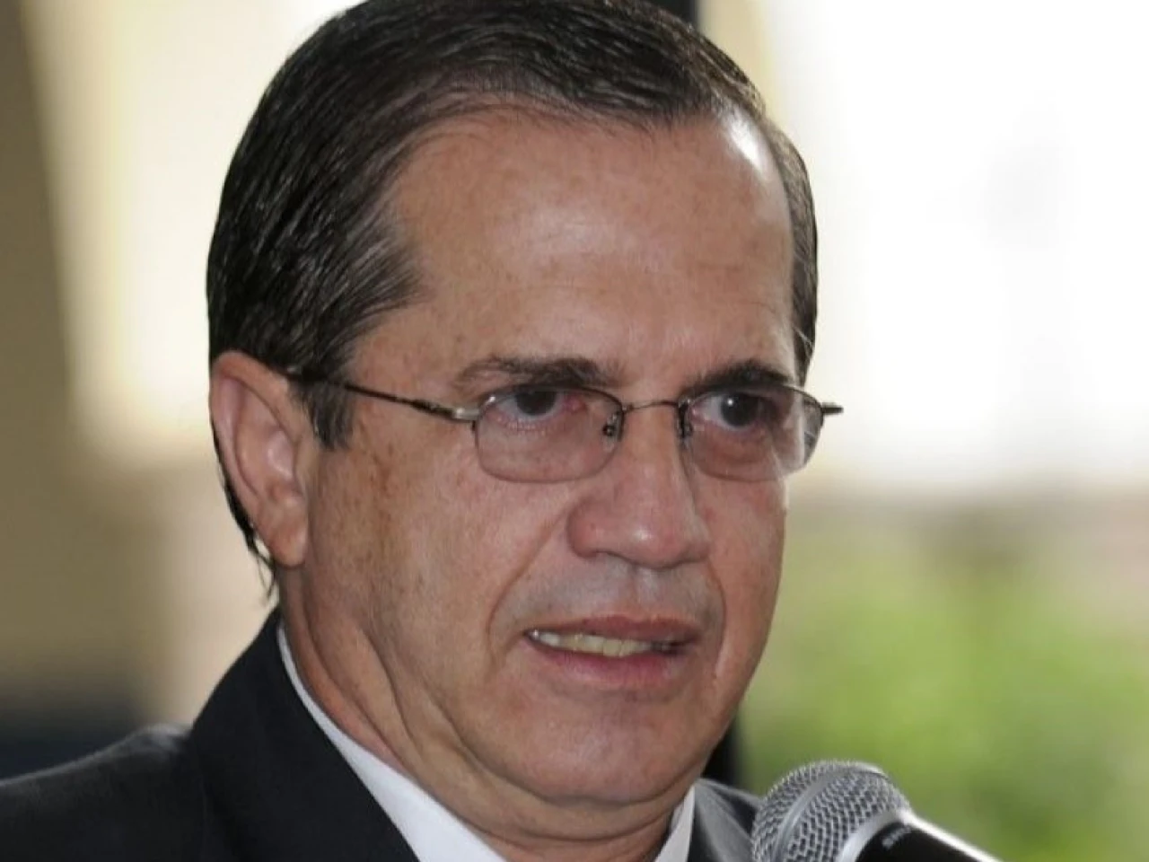 Ricardo Patiño arremetió contra el dólar en el canal ruso RT