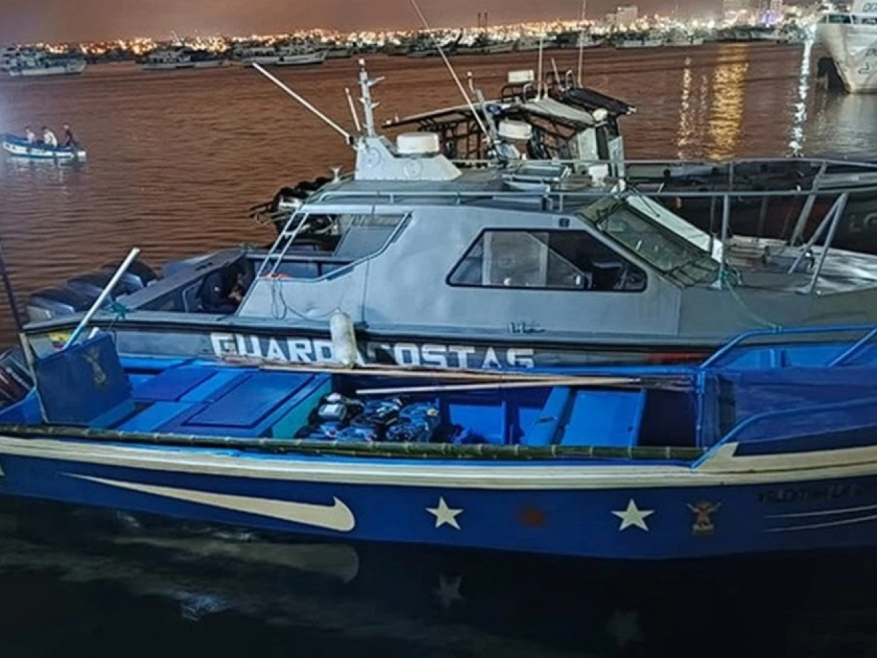 La Armada capturó una lancha con 1,6 toneladas de cocaína