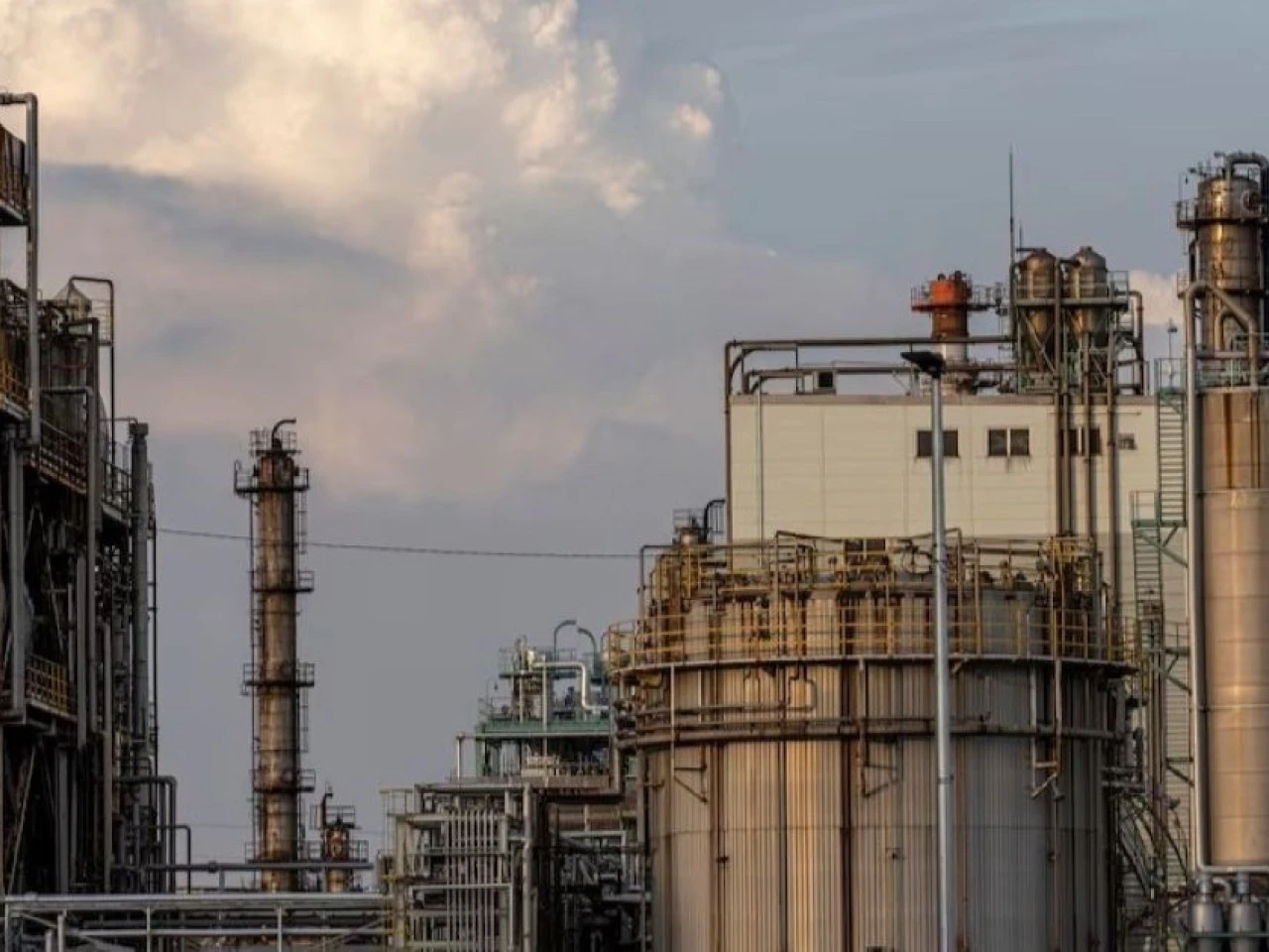 Mercado petrolero pierde capacidad de respuesta ante nuevas crisis, alerta el FMI