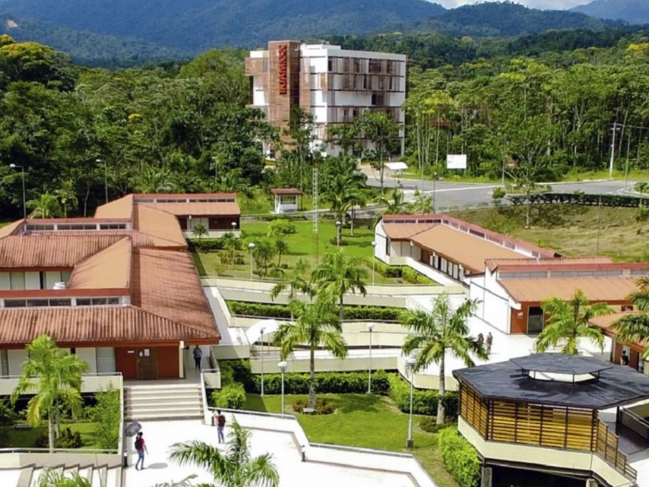 Irregularidades en la Universidad Ikiam son denunciadas en la Asamblea