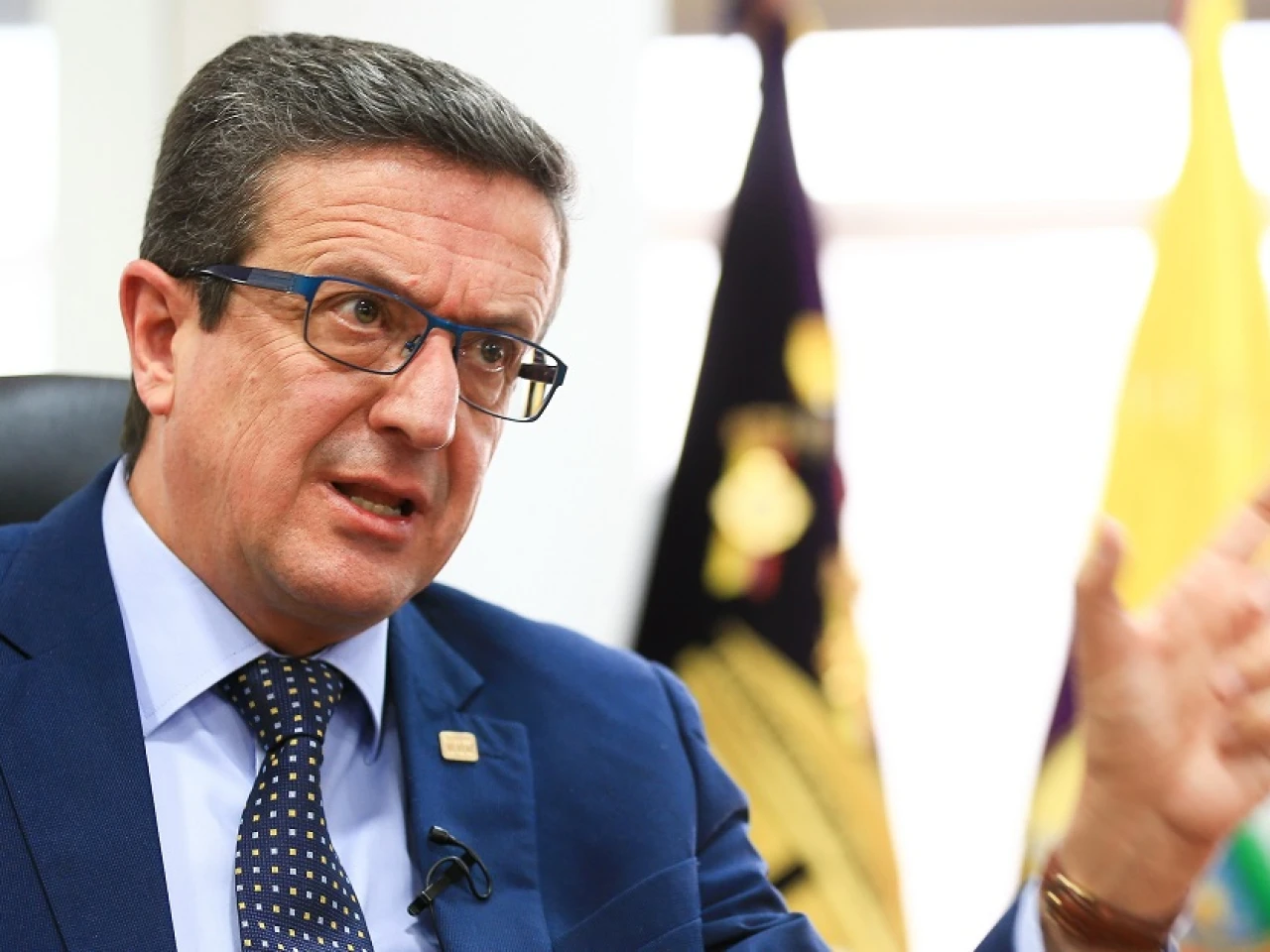 "Lo que corresponde es la extradición" de Correa, dice procurador Íñigo Salvador