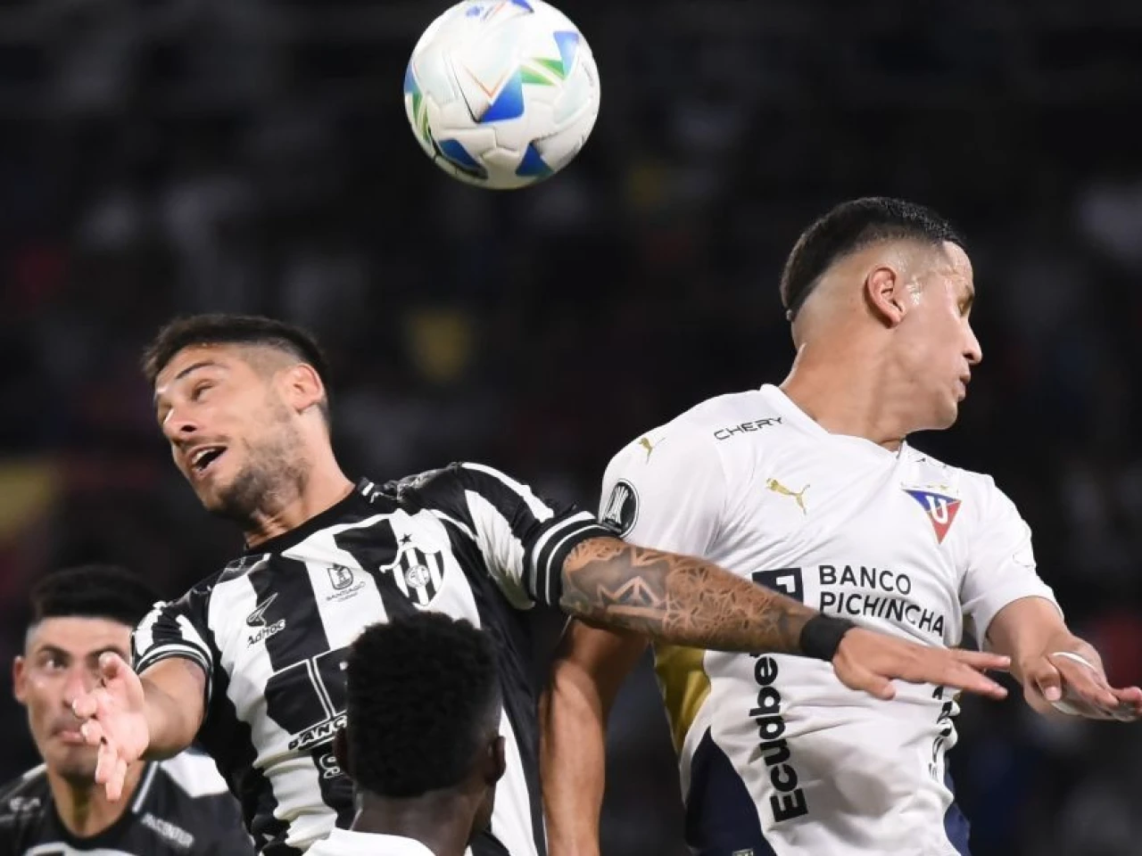 Libertadores: Liga rescató un punto en Argentina