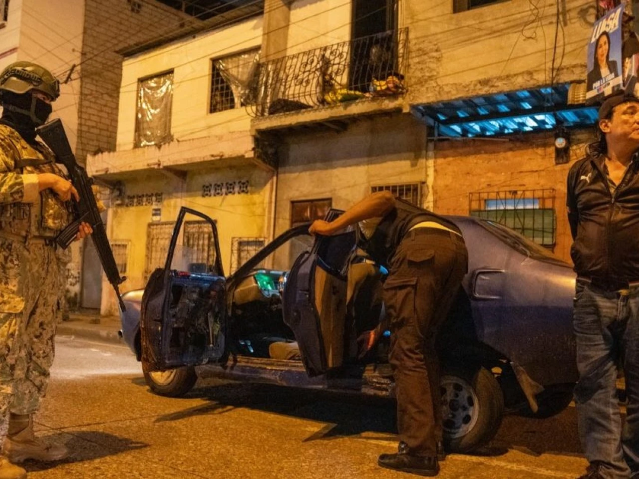 Noboa movió a Guayaquil a jefes policiales y militares tras aumento de violencia