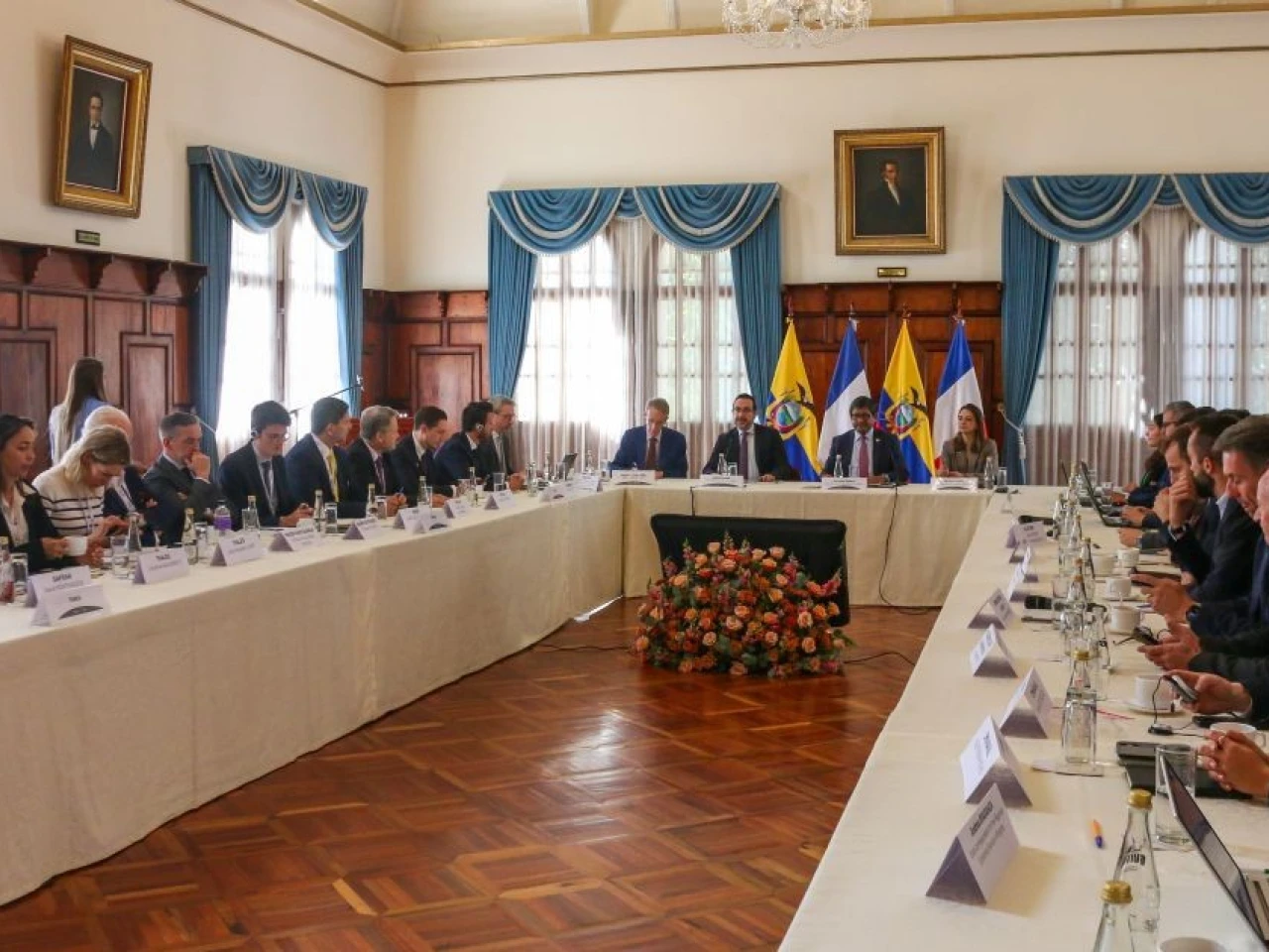 Misión empresarial francesa analiza inversiones en infraestructura, energía y transición ecológica