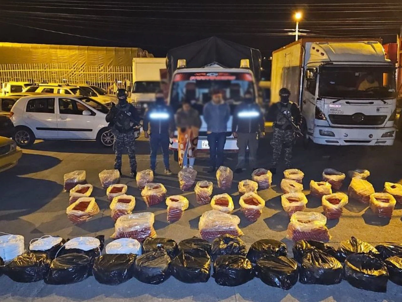 2 personas, que transportaban material explosivo a Colombia, fueron detenidas
