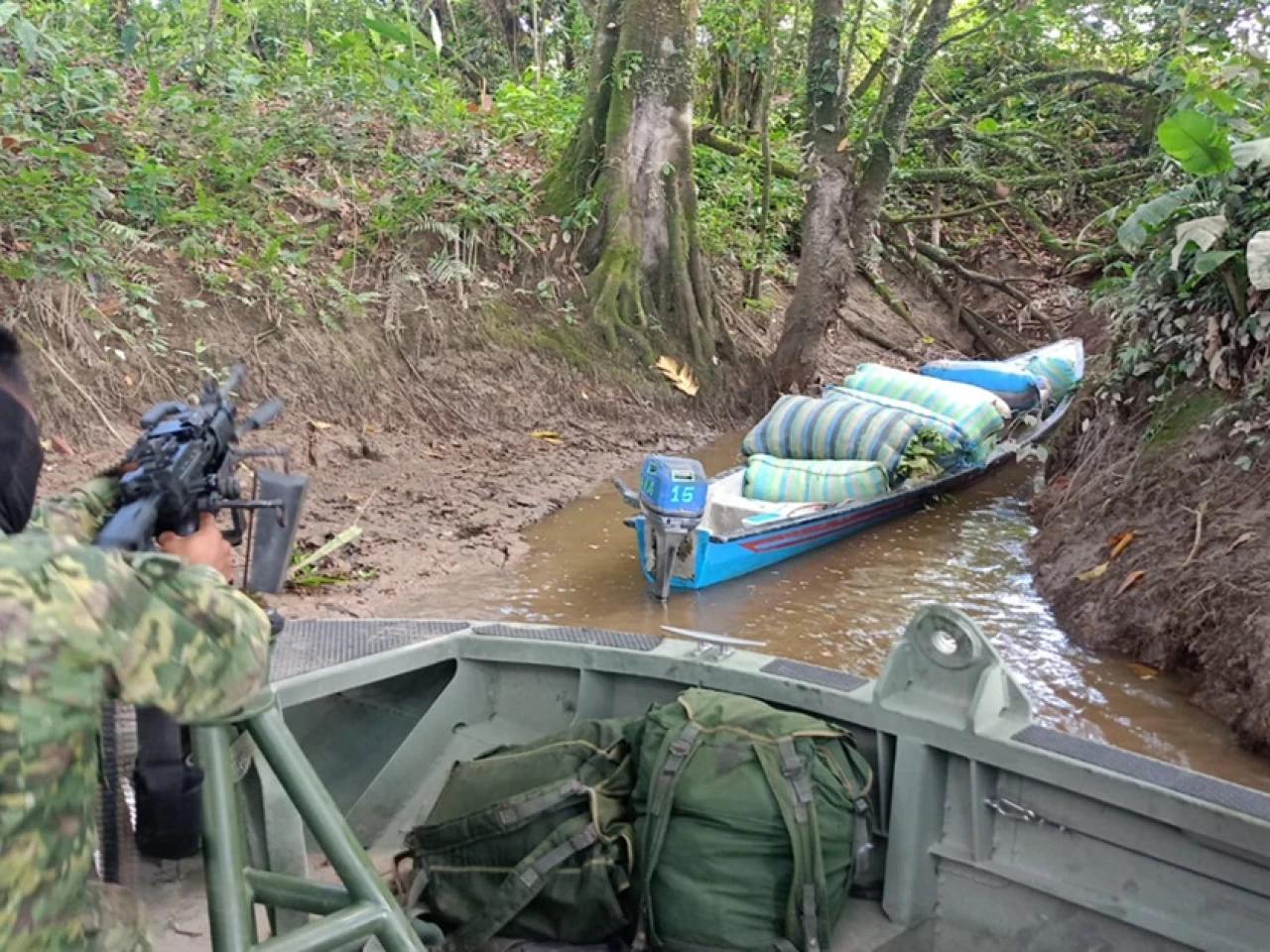Embarcaciones con droga y contrabando fueron halladas en Sucumbíos