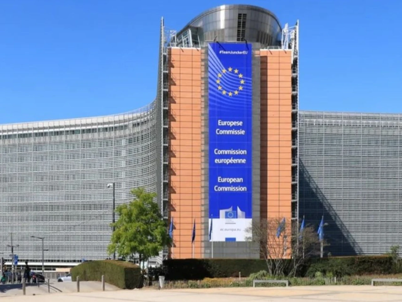 Unión Europea impulsa proyectos de interconexión eléctrica en América Latina