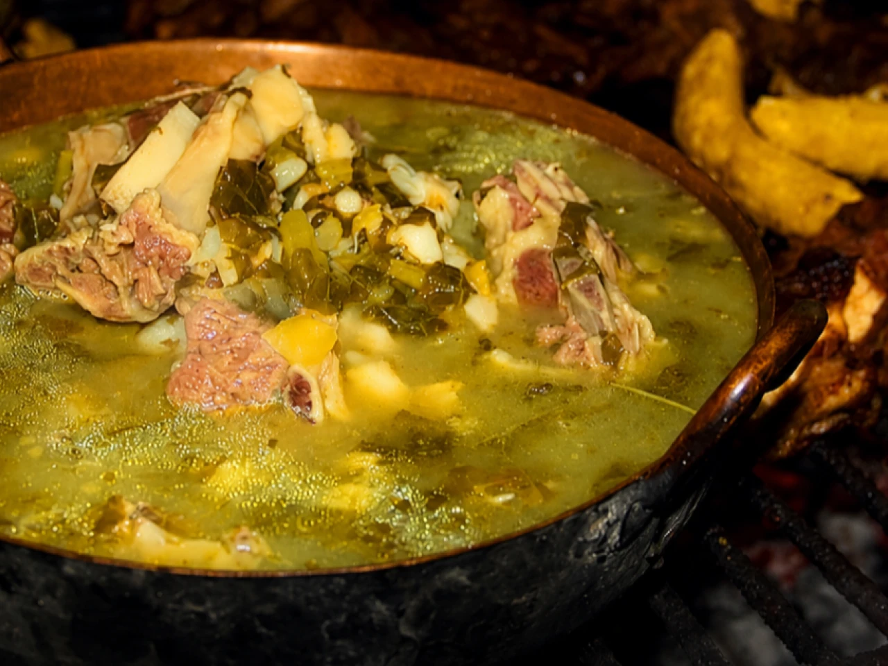 Caldo de novios, una tradición gastronómica que perdura en Macas