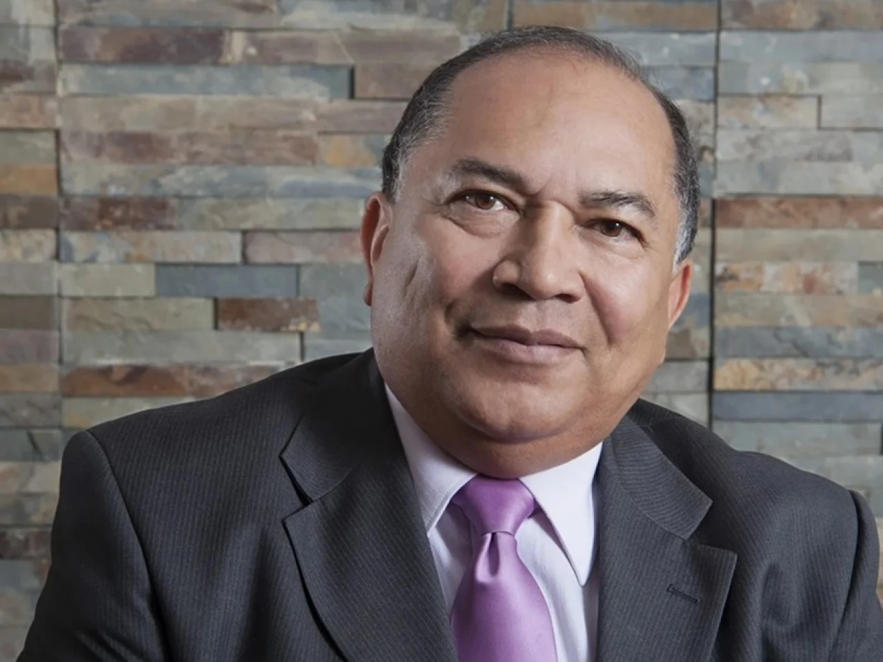 Exministro propone adelantar la hora en Colombia para reducir el riesgo de racionamiento por El Niño