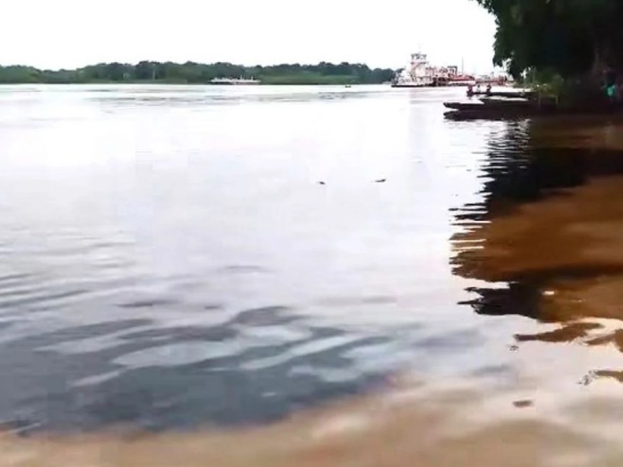Fuga de crudo en la Amazonía peruana activa controles ambientales en el río Marañón
