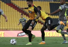 Deportivo Cuenca complicó a Barcelona