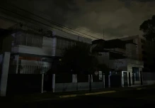 Gobierno de Ecuador reducirá a seis y cuatro horas diarias apagones por crisis eléctrica