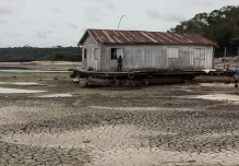 La sequía en el Amazonas amenaza con paralizar el comercio fluvial en el norte de Brasil