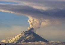 El volcán Cotopaxi fue declarado en alerta amarilla tras nube de vapor y ceniza