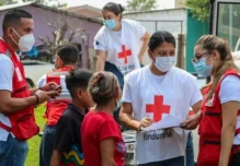 Cruz Roja de Honduras envió a Ecuador equipo para producir agua por derrame