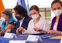 Más de 3.000 niñas menores de 14 años son madres en Ecuador al año